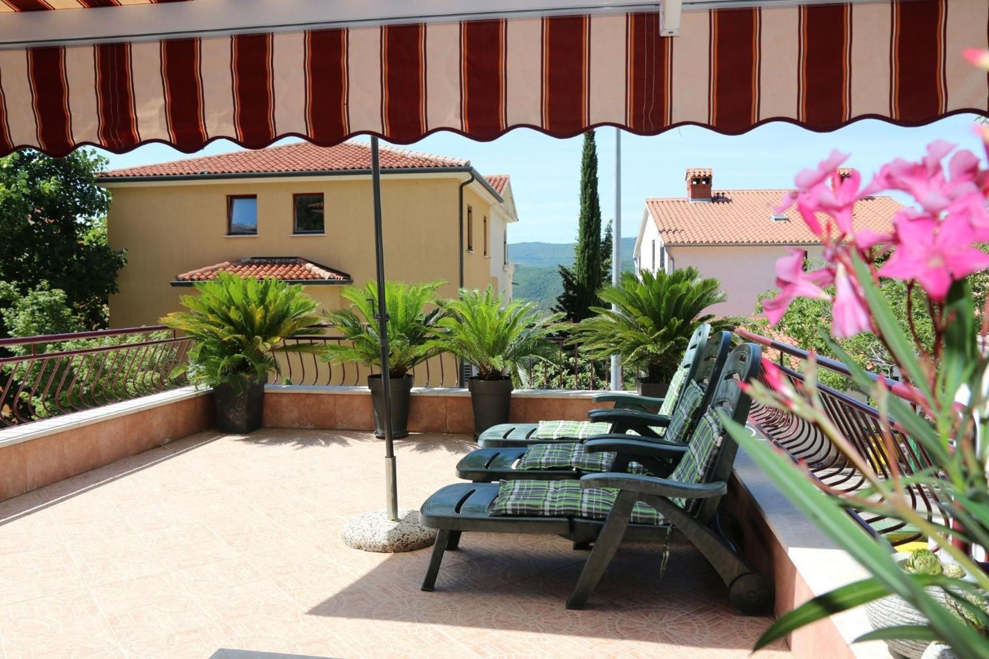 Apartments With A Parking Space Rabac, Labin - 7429 エクステリア 写真