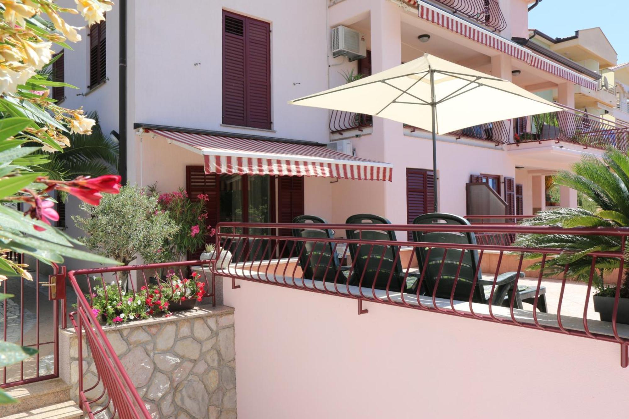 Apartments With A Parking Space Rabac, Labin - 7429 エクステリア 写真